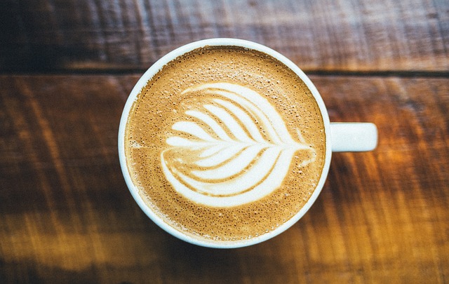 Způsobuje káva s mlékem zdravotní problémy nebo dokonce rakovinu?
